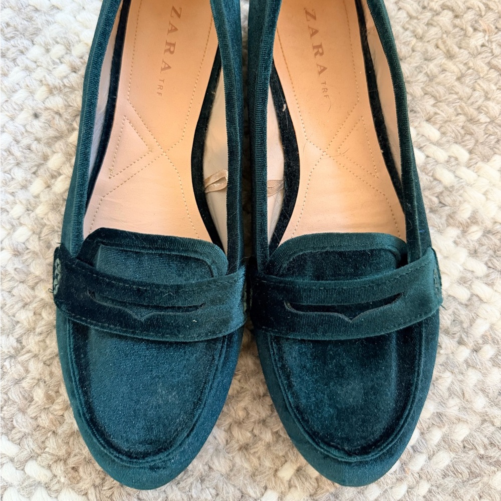Zara Women's Emerald Velvet Flats